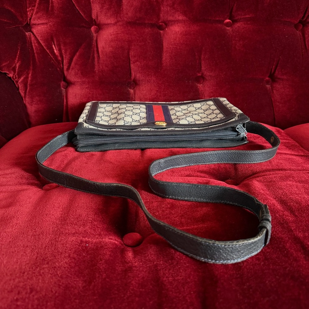 GUCCI GG SUPREME VINTAGE CROSSBODY BAG - Picture 8 of 13